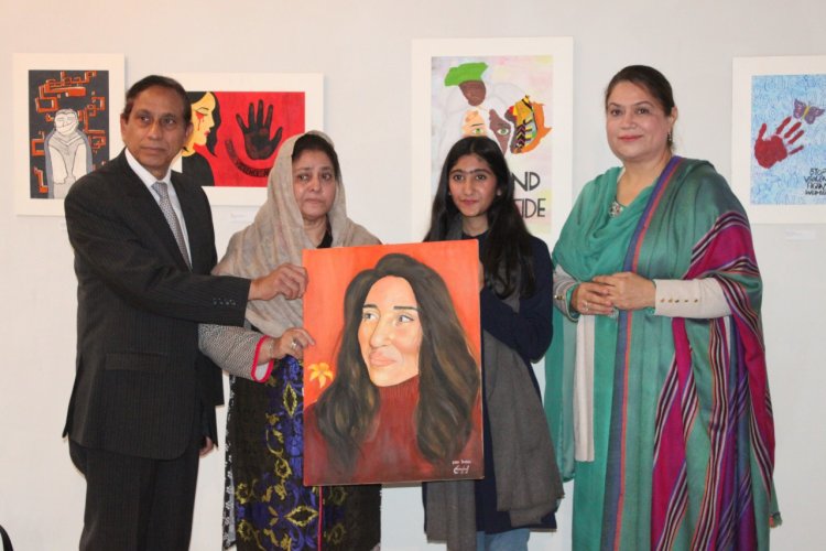 National Commission on the Status of Women (NCSW), in collaboration with Pakistan National Council of Arts (PNCA) held an exhibition and prize distribution for the poster competition on the theme of ending femicide, to commemorate 16 Days of Activism.   50 students from Islamabad/Rawalpindi participated in this competition and received certificates for their submissions. The top three submissions, Syeda Fatima Hashmi 1st prize, Shehwar 2nd prize and 3rd prize Fatima Salahuddin