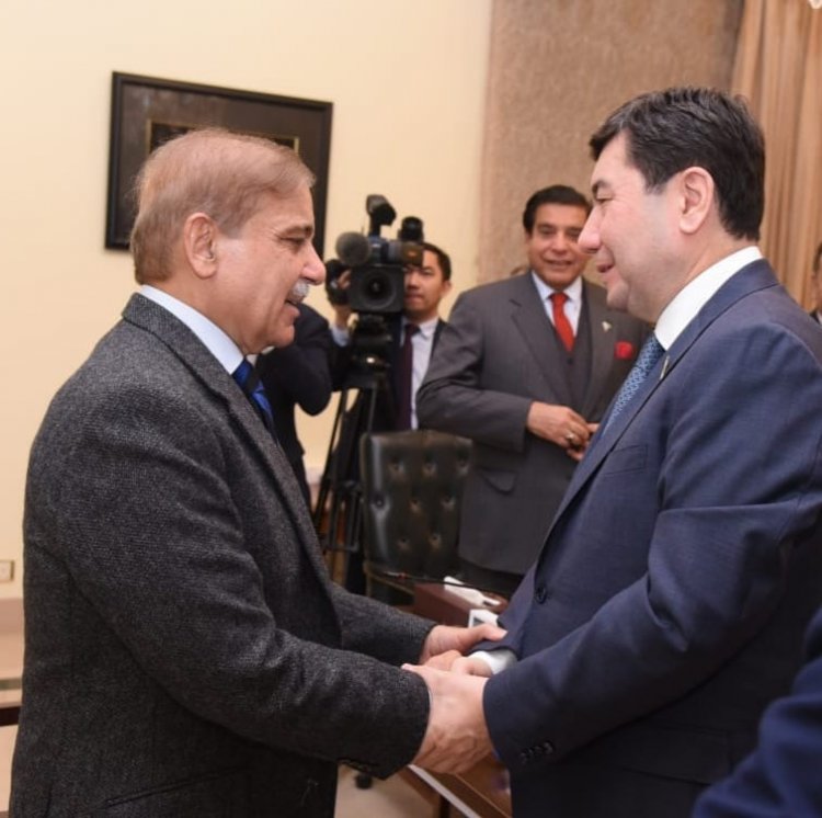 Chairman of the Kazakhstan Parliament calls on the Prime Minister of Pakistan