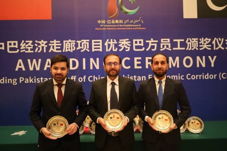 On Awarding Ceremony for Outstanding Pakistani Staff  of CPEC projects