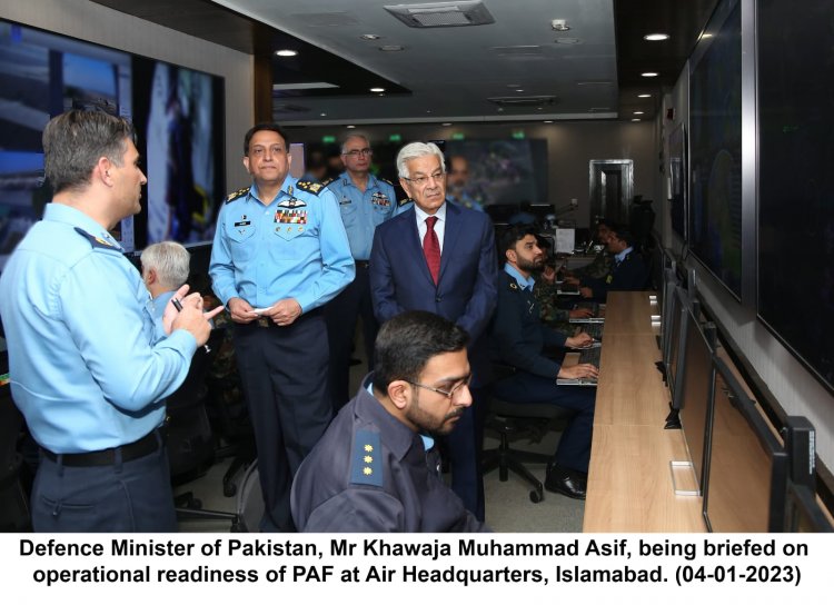 DEFENCE MINISTER VISITS AIR HEADQUARTERS