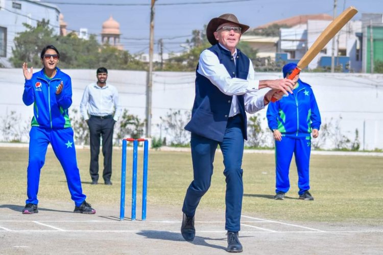 AUSTRALIAN HIGH COMMISSIONER WISHES PAKISTAN TEAM THEIR TOUR OF AUSTRALIA