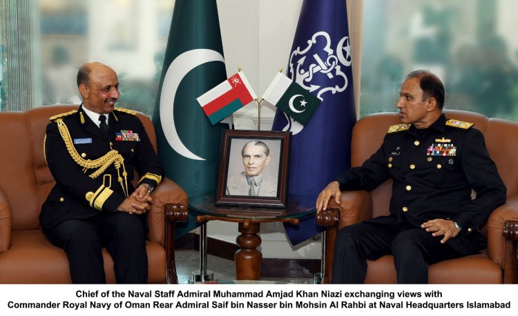 COMMANDER OF ROYAL NAVY OF OMAN VISITS NAVAL HEADQUARTERS