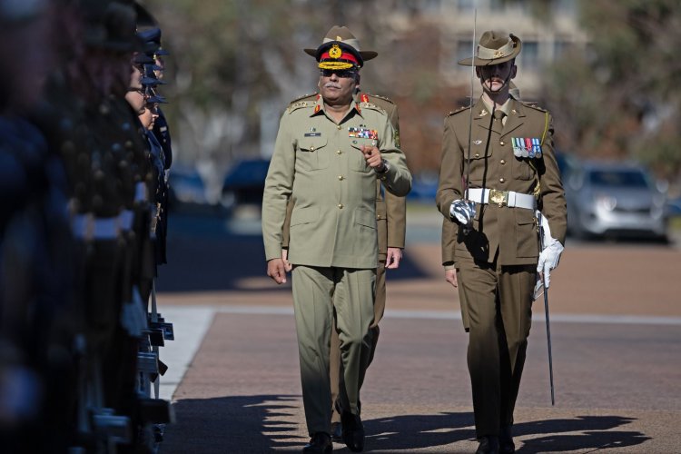 General Sahir Shamshad Mirza (CJCSC) met high ranking civilian & military leadership including General Angus J. Campbell, Chief of Defence Forces Australia