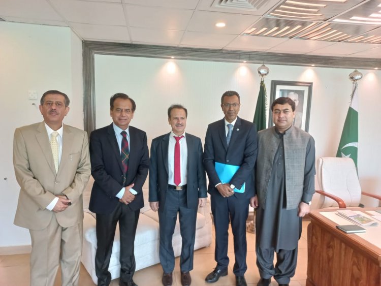 UNICEF Country head calls on Health Minister Dr. Nadeem Jan – Affirms support in meeting health challenges