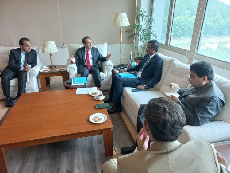 UNICEF Country head calls on Health Minister Dr. Nadeem Jan – Affirms support in meeting health challenges