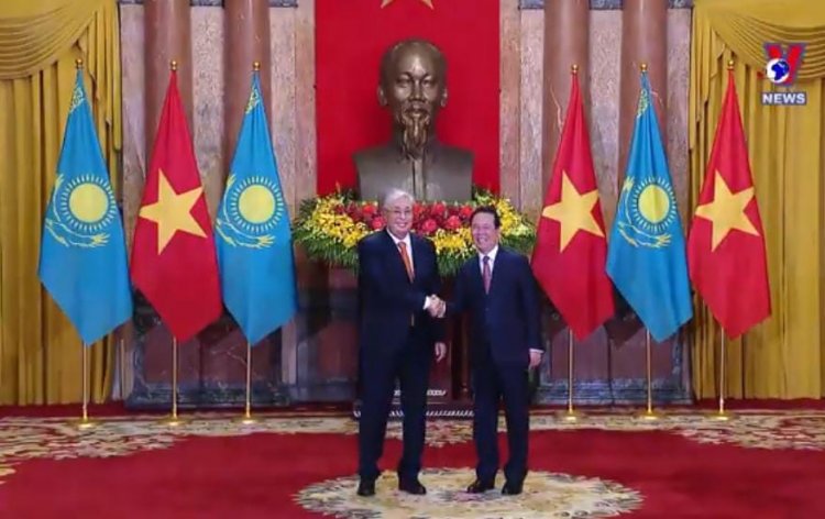 Vietnamese and Kazakhstan Presidents seek measures to forge cooperation