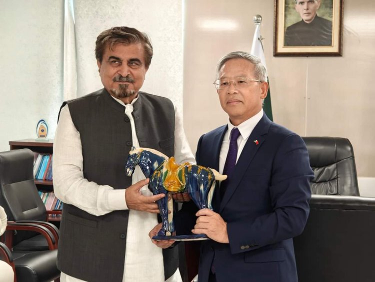 Chinese Embassy Cultural Counselor Zhang Heqing calls on Federal Minister for Heritage and Culture Syed Jamal Shah