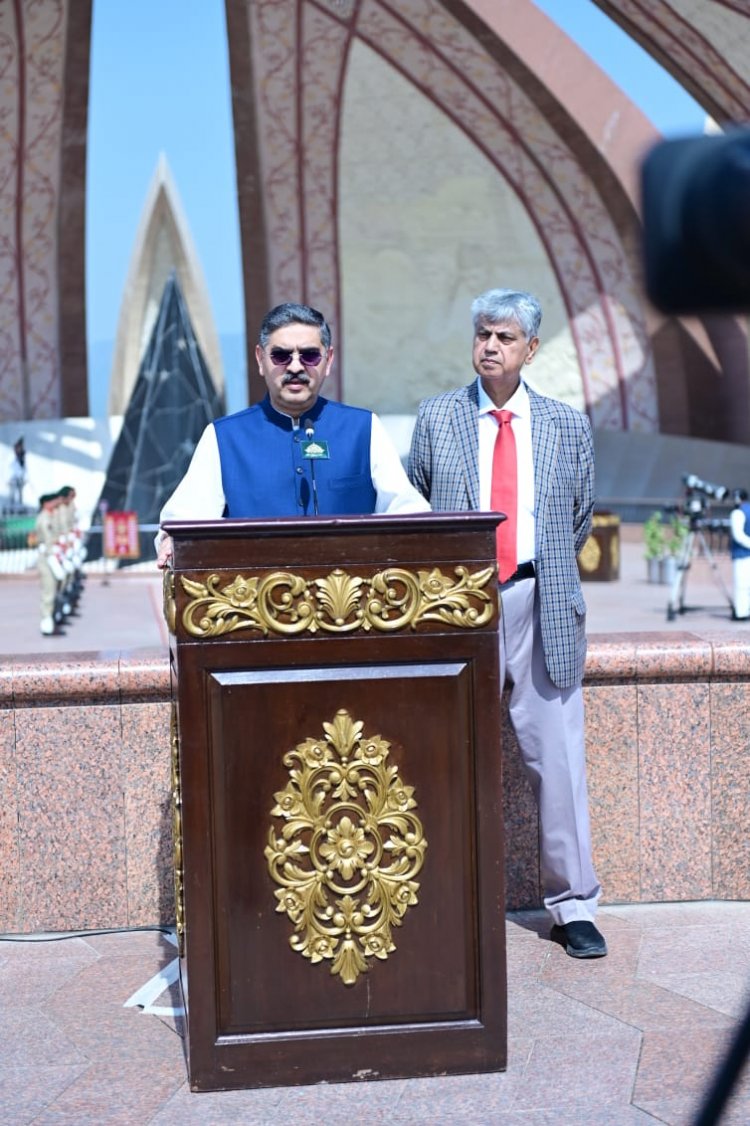 Prime Minister Anwar ul Haq Kakar lays floral wreath at Yadgar-e-Shuhada