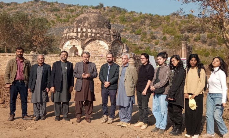 Minister for Culture Jamal Shah visits Mai Qamro Mosque, Muqarab Khan Tomb