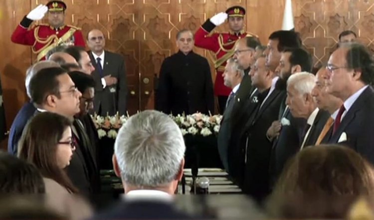 Govt formation process concludes as 19-member federal cabinet sworn in Govt formation