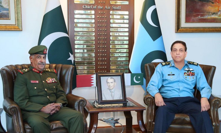 Commander Bahrain National Guard General  Al-Khalifa Meets with Pakistan Air Force Chief Sindhu