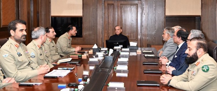 National Security in Focus: PM Shahbaz Sharif Meets Military Leadership and Commends Pakistan Army's Sacrifices