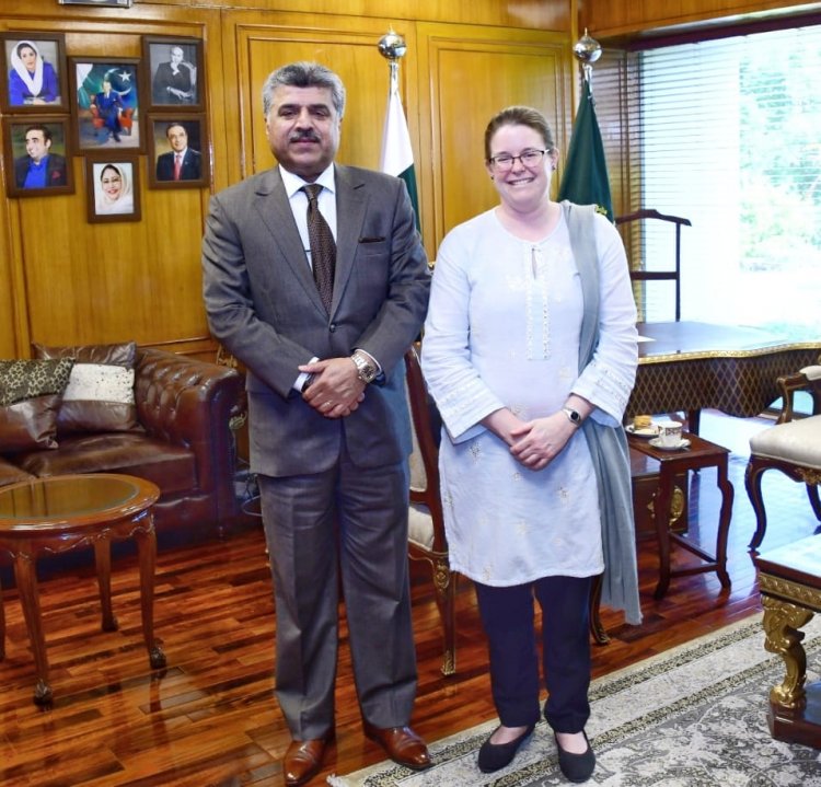 NA Deputy Speaker Syed Ghulam Mustafa Shah and UK's Zoe Ware Discuss Parliamentary Cooperation