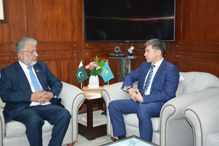 Kazakhstan and Pakistan Pledge Collaboration in Higher Education