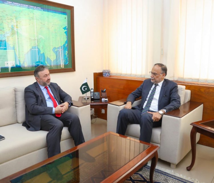 Minister Ahsan Iqbal Highlights Export Growth & Natural Resources with Country Director World Bank