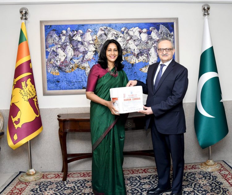 Connect Sri Lanka - Mrs. Aruni Yasodha Wijewardana gifted five more Eye Corneas to Pakistan