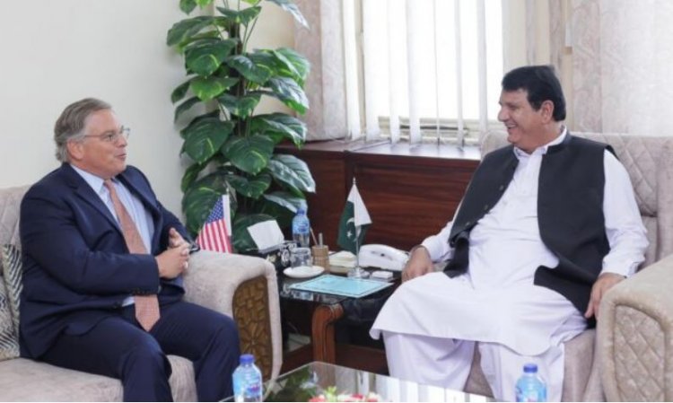 Ambassador Blome Praises Pakistan's Refugee Support in High-Level Talks with Minister Amir Muqam