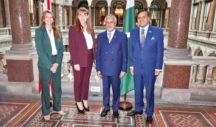 Deputy PM Ishaq Dar Appreciates UK’s Continued Duty-Free Access for Pakistani Exports in Meeting with British Officials