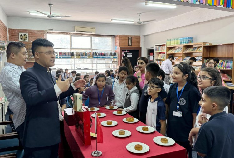 Students Enjoy Mooncakes at UNI International’s Mid Autumn Festival Event