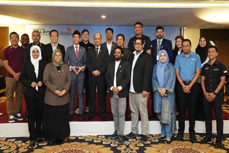 Ambassador Dato' Mohammad Azhar Mazlan Encourages Pakistani Students to Explore Malaysian Universities