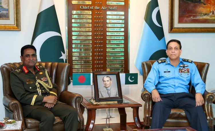 JF-17 Thunder Steals the Spotlight During Bangladeshi Delegation's Visit to Pakistan Air Force Headquarters